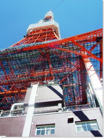 東京タワーも下から